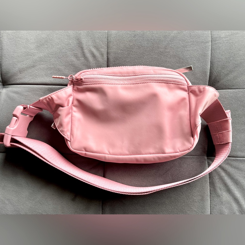 Lululemon Athletica Pink Everywhere Belt Bag *2L BNWOT - Picture 3 of 6